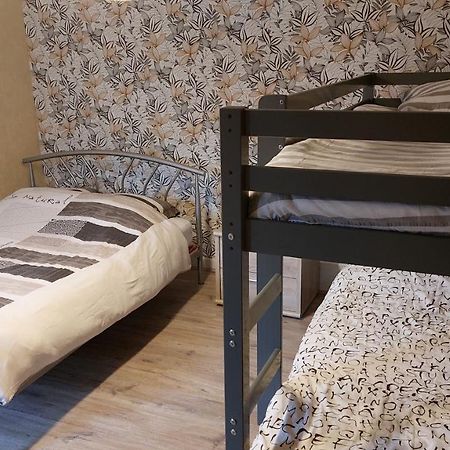 Aux Trois Petits Cochons Διαμέρισμα Hotton Εξωτερικό φωτογραφία